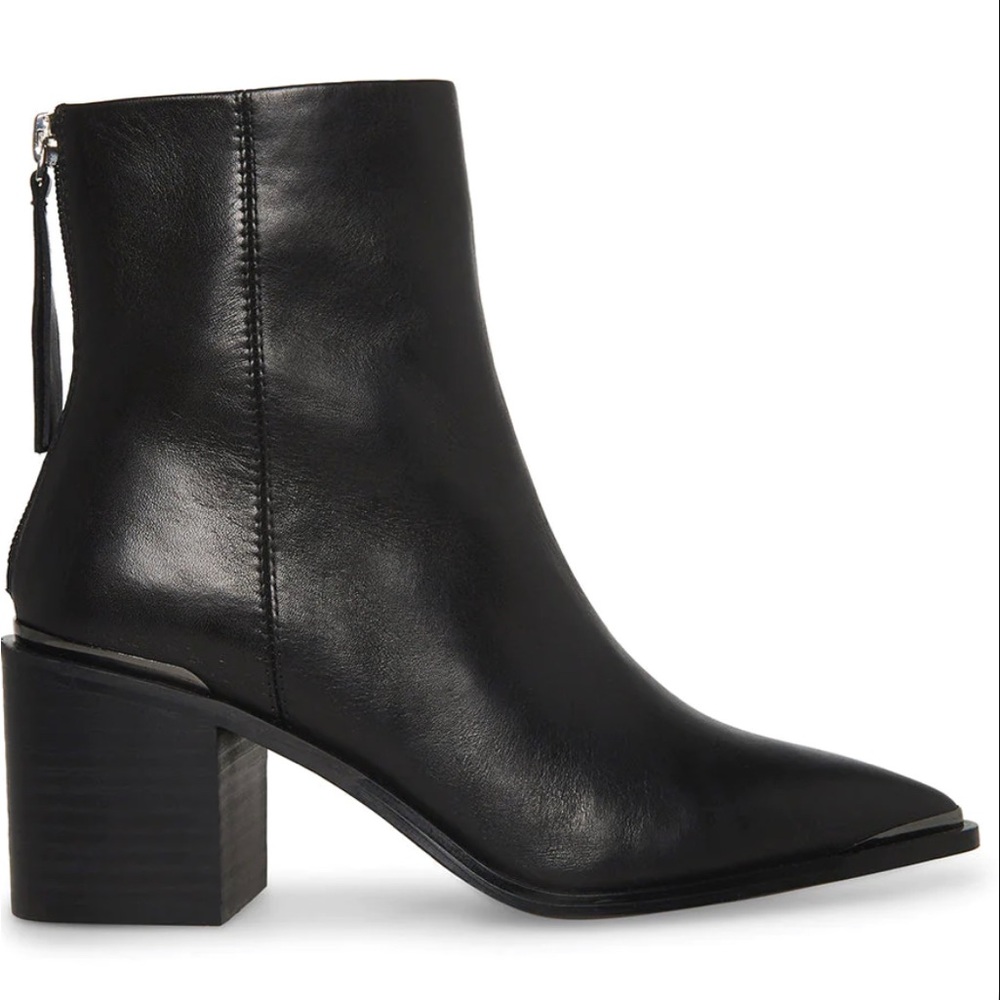 Steve Madden Amber Black Leather Booties (never worn)